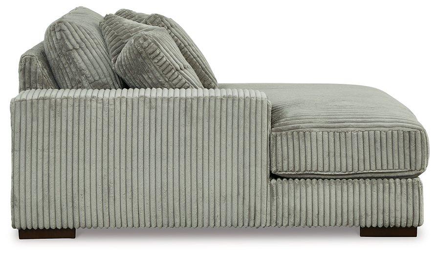 Lindyn Super Chaise