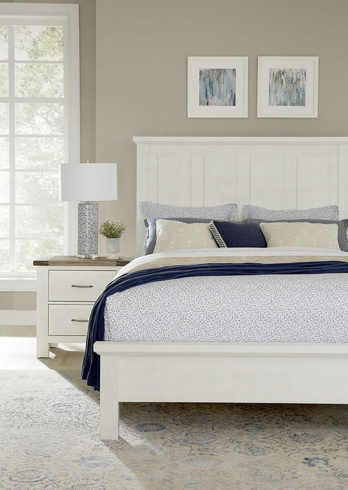 Vaughan-Bassett Maple Road Cal King Mansion Bed with Low Profile Footboard in Soft White